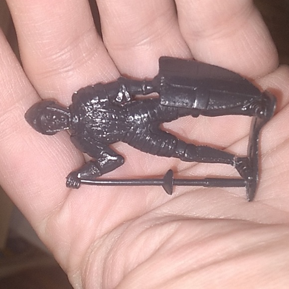 Vintage Gladiator Figurines- (Plastic) - Picture 3 of 15